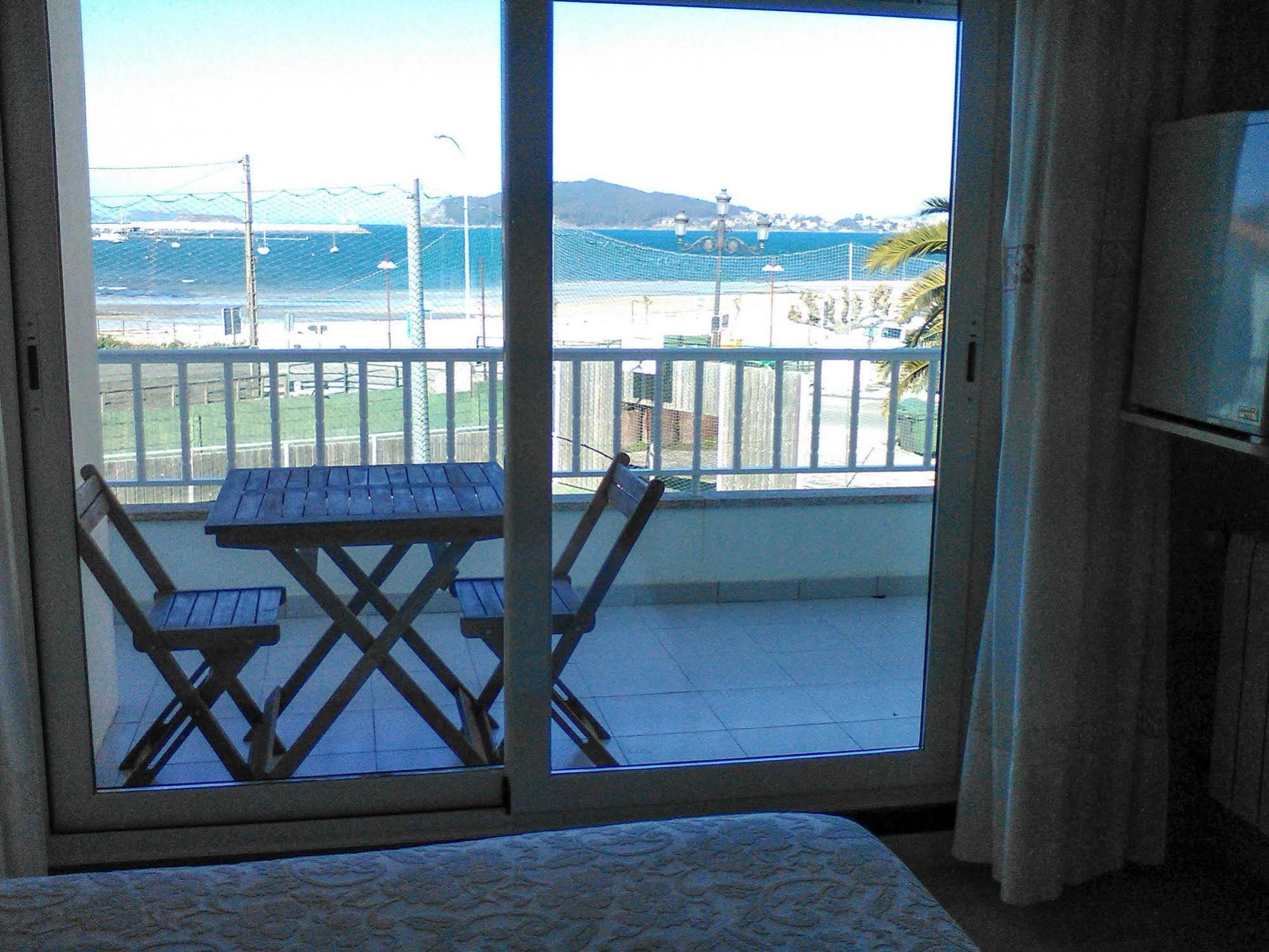 Hostal Santa Marta Playa Baiona Buitenkant foto